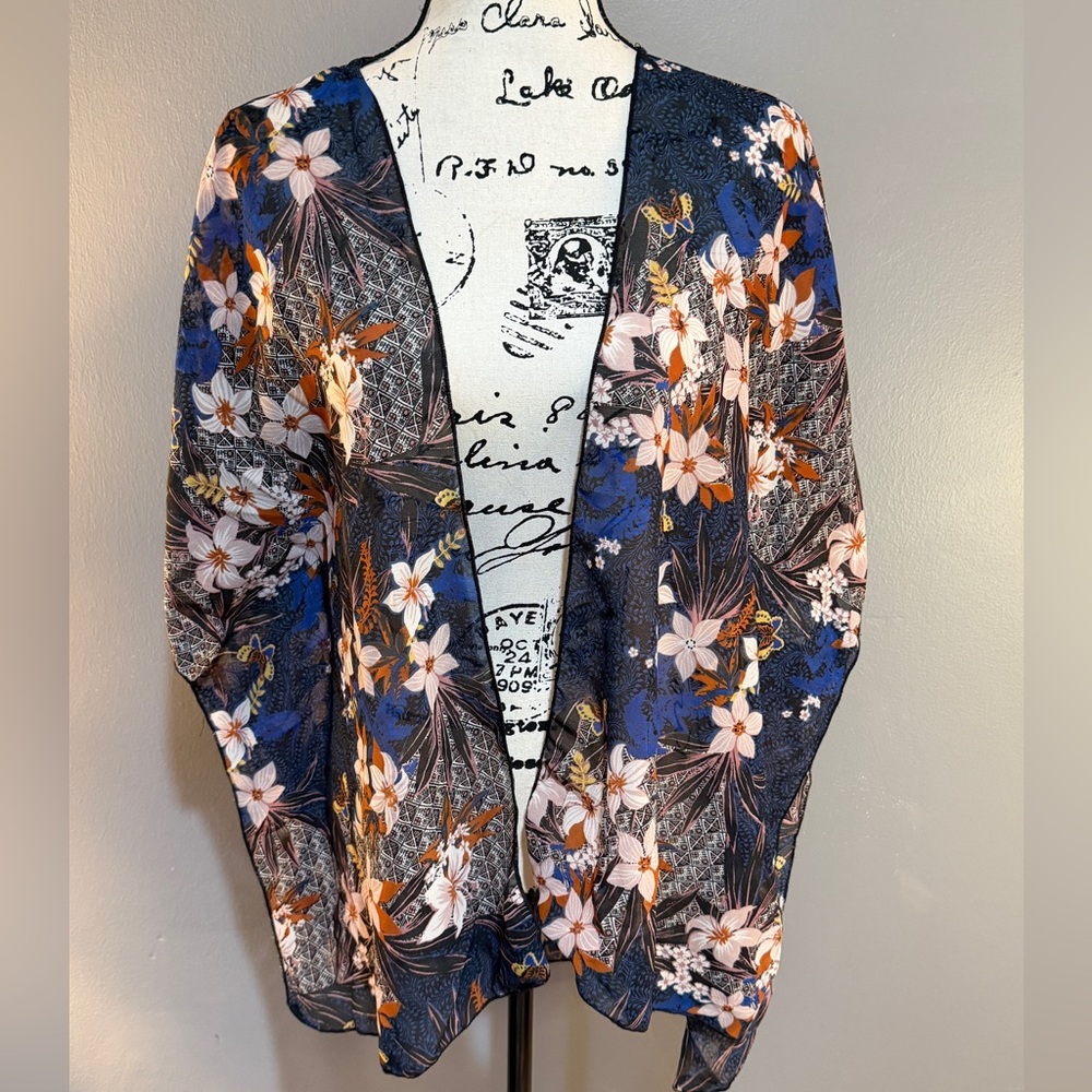 Live 4 Truth Geometric Floral Cardigan